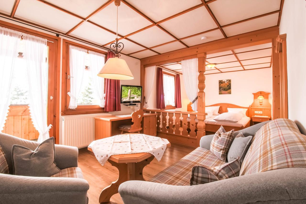 Gasthaus Zum Kreuz Sankt Märgen Extérieur photo