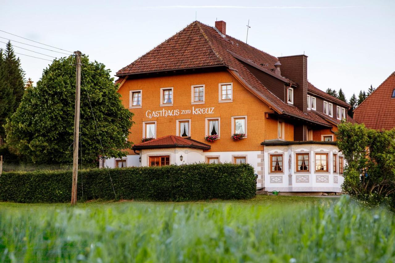Gasthaus Zum Kreuz Sankt Märgen Extérieur photo